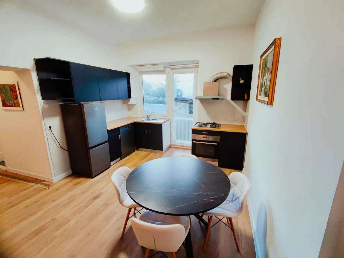 Apartment Luan location
